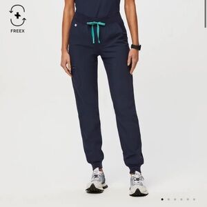 NWOT Figs Women's Navy Jogger Pants in FREEx material